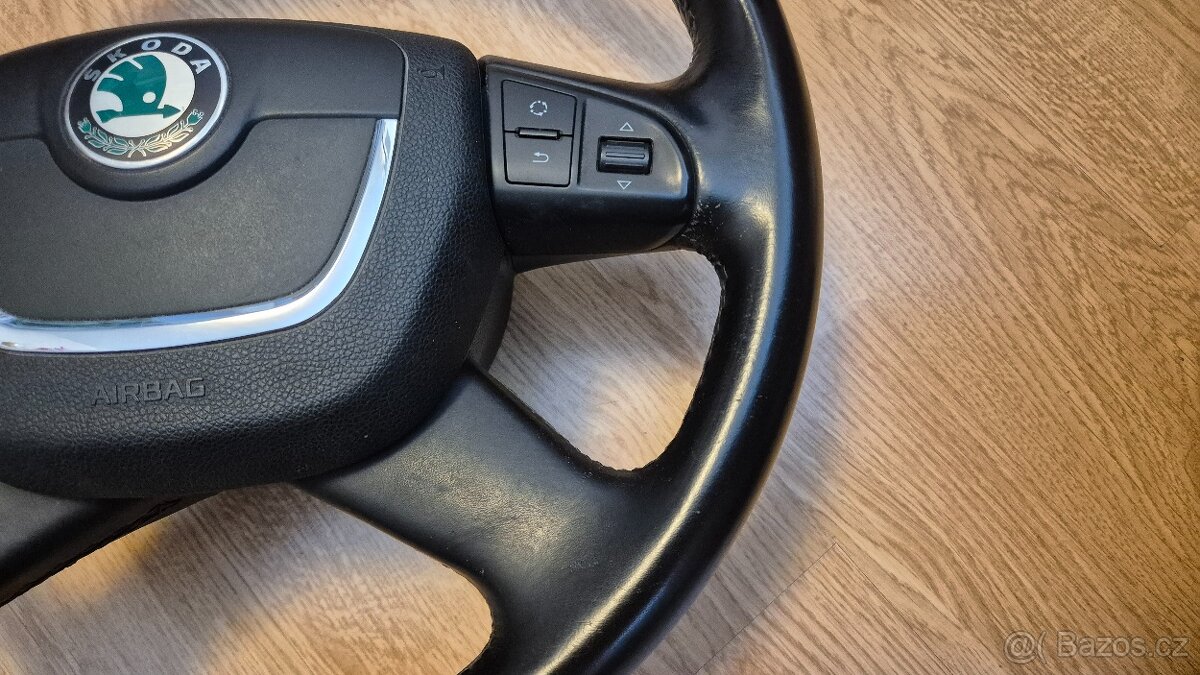 KOŽENÝ MULTIFUNKČNÍ VOLANT ŠKODA OCTAVIA 2 - 5