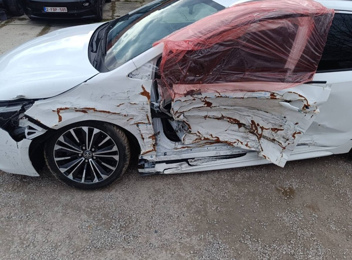 Toyota Corolla Hybrid - 5