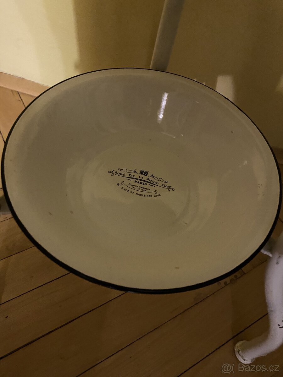 Skříňka s umývadlem - 5