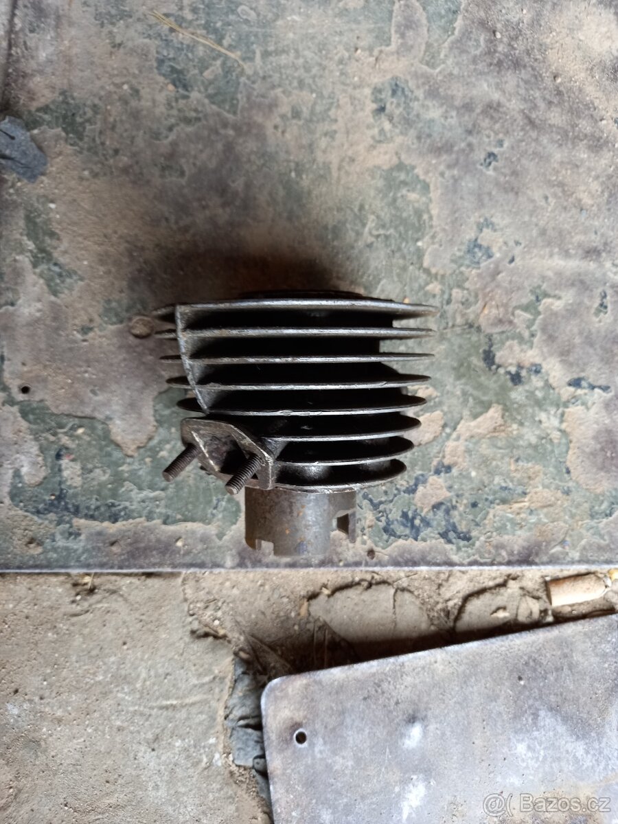 Hlavy, válce Jawa ČZ stadion - 5