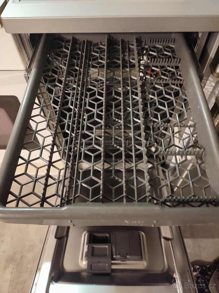 Myčka Whirlpool - 5