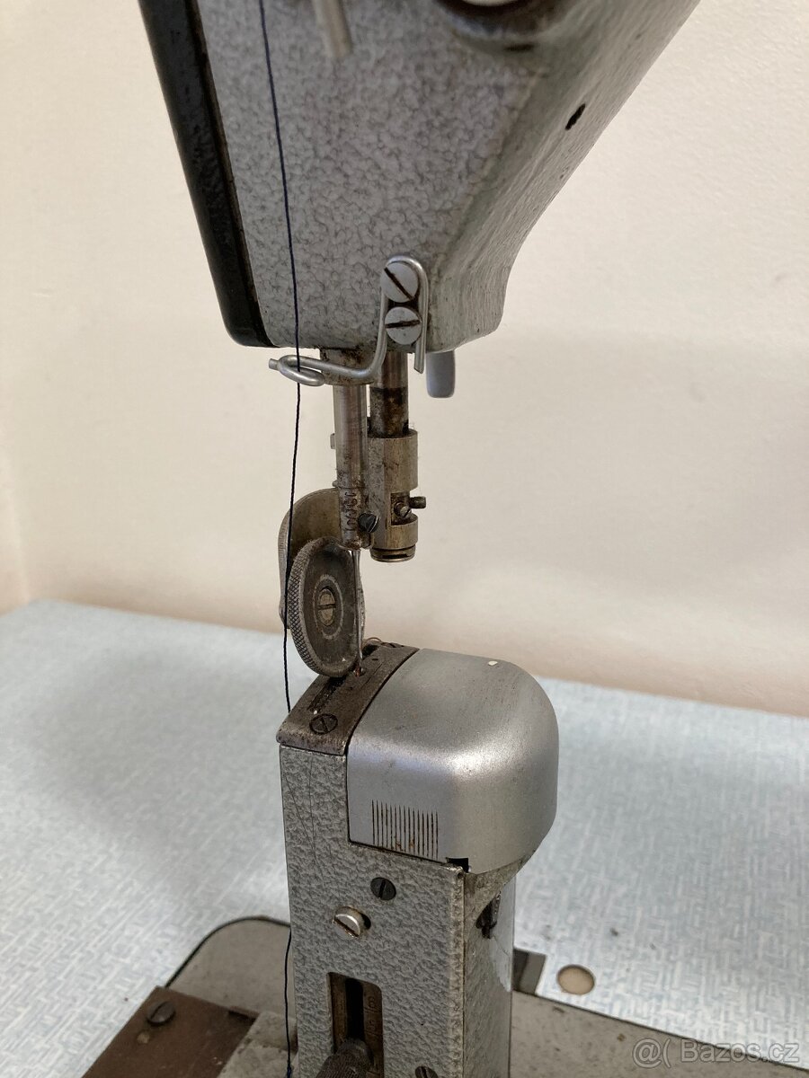 Minerva sloupový šicí průmyslový stroj - 5
