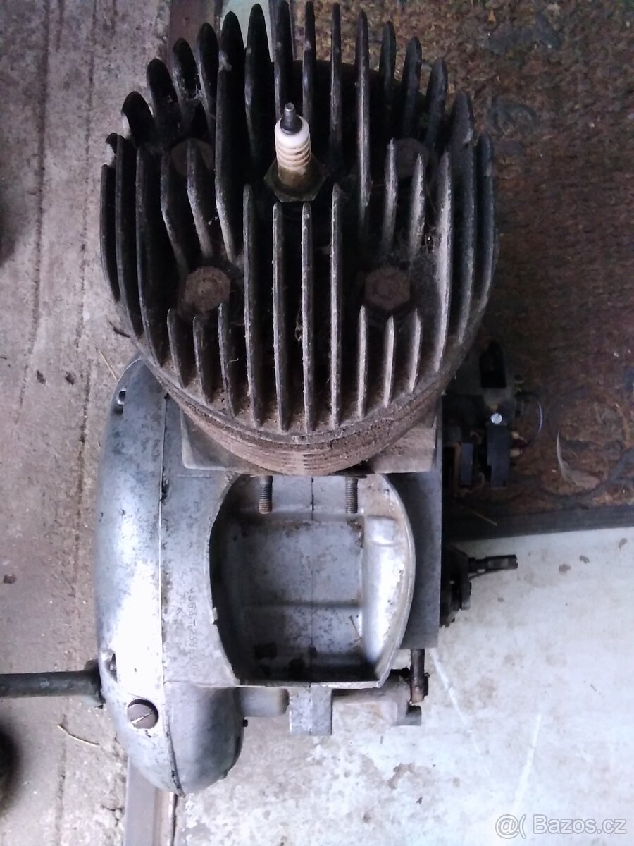 Motor Jawa 250,353 - 5