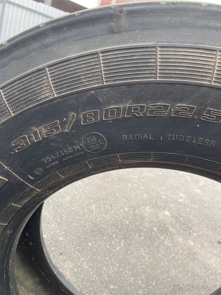 Pneu 315/80 R 22,5 - 5