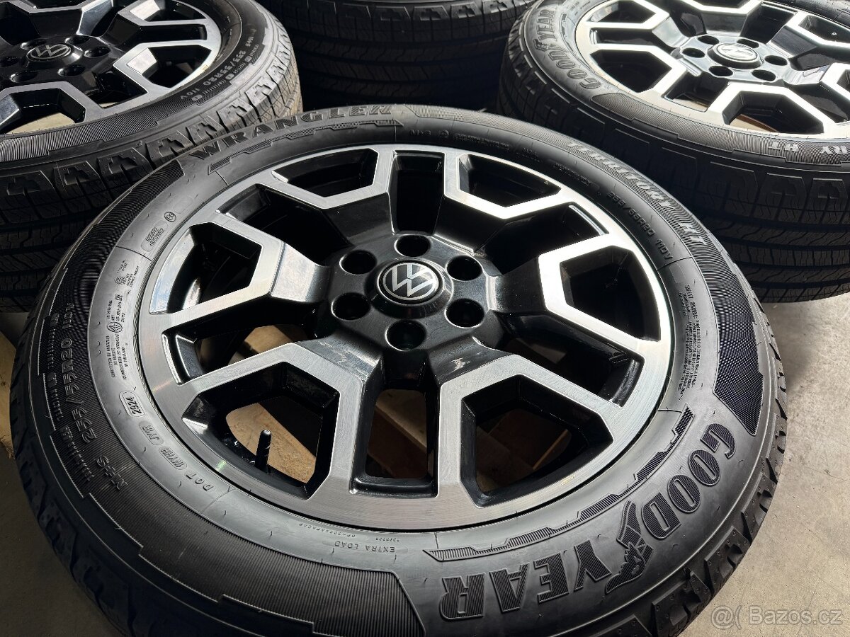 Originál nepoužitá sada alu kol VW Amarok 255/55 R20