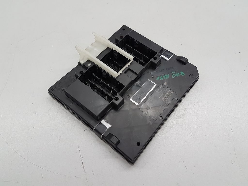 Jednotka palubní sítě a komfort -BCM 5Q0937084CJ Octavia III - 5