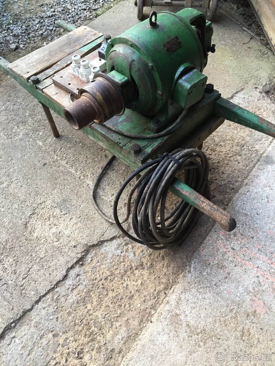 Elektromotor Škoda 2,2kw . - 5