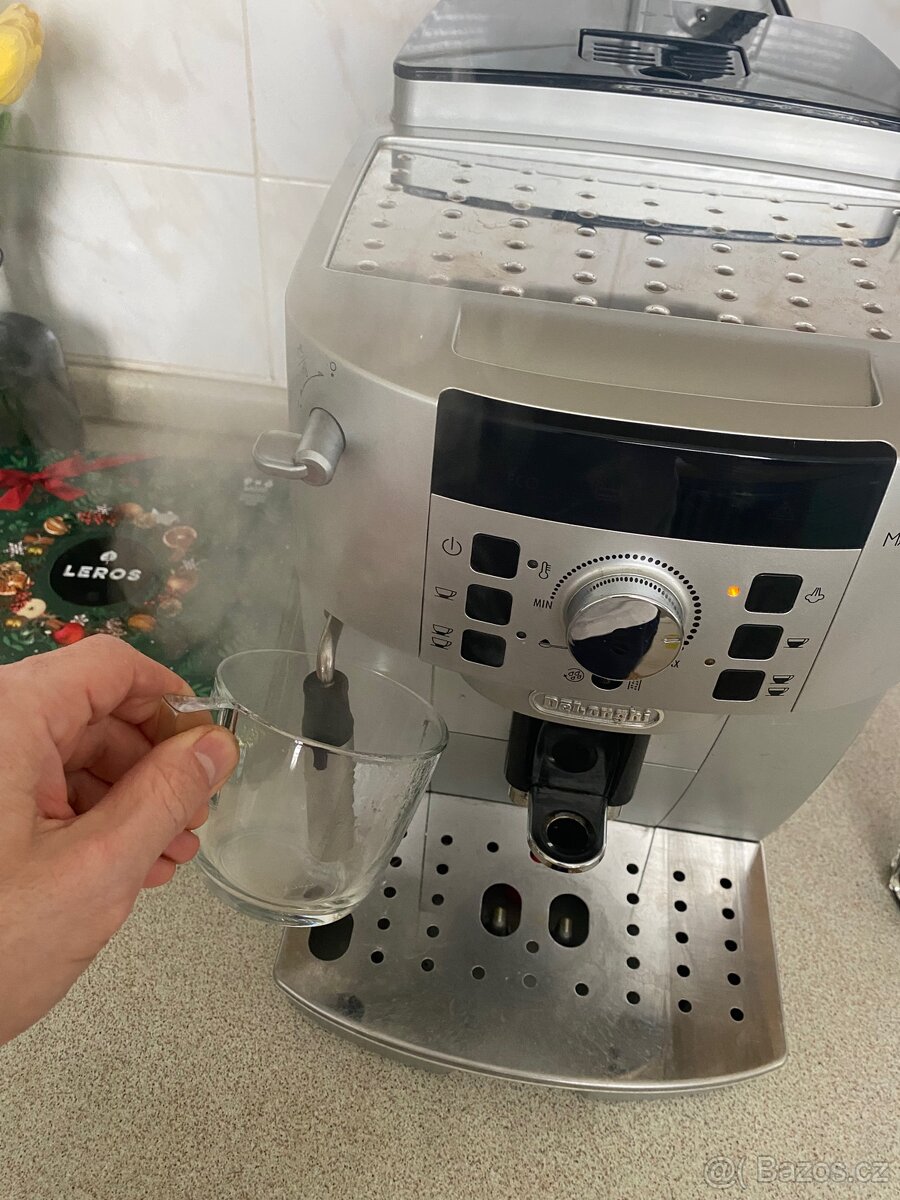 Kávovar Delonghi Magnifica S ECAM - 5