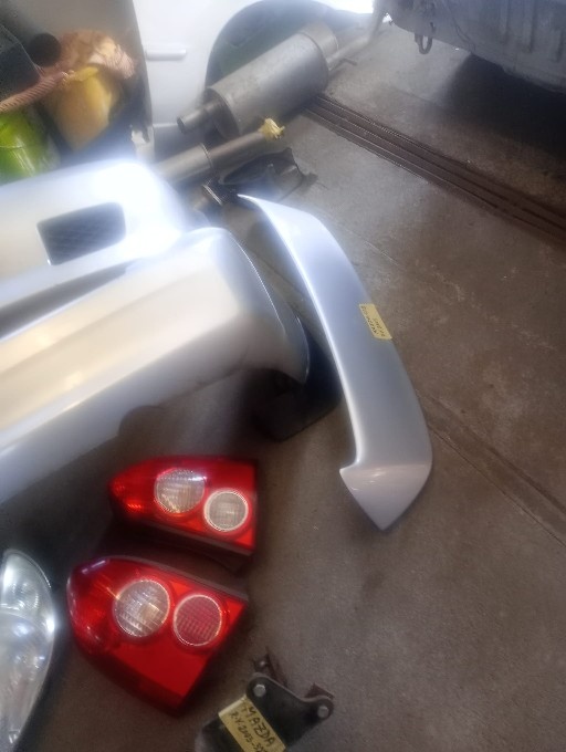 Mazda 323f na díly - 5