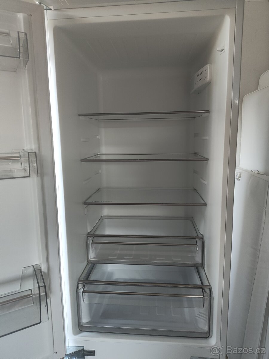 Vestavěná lednice - 5