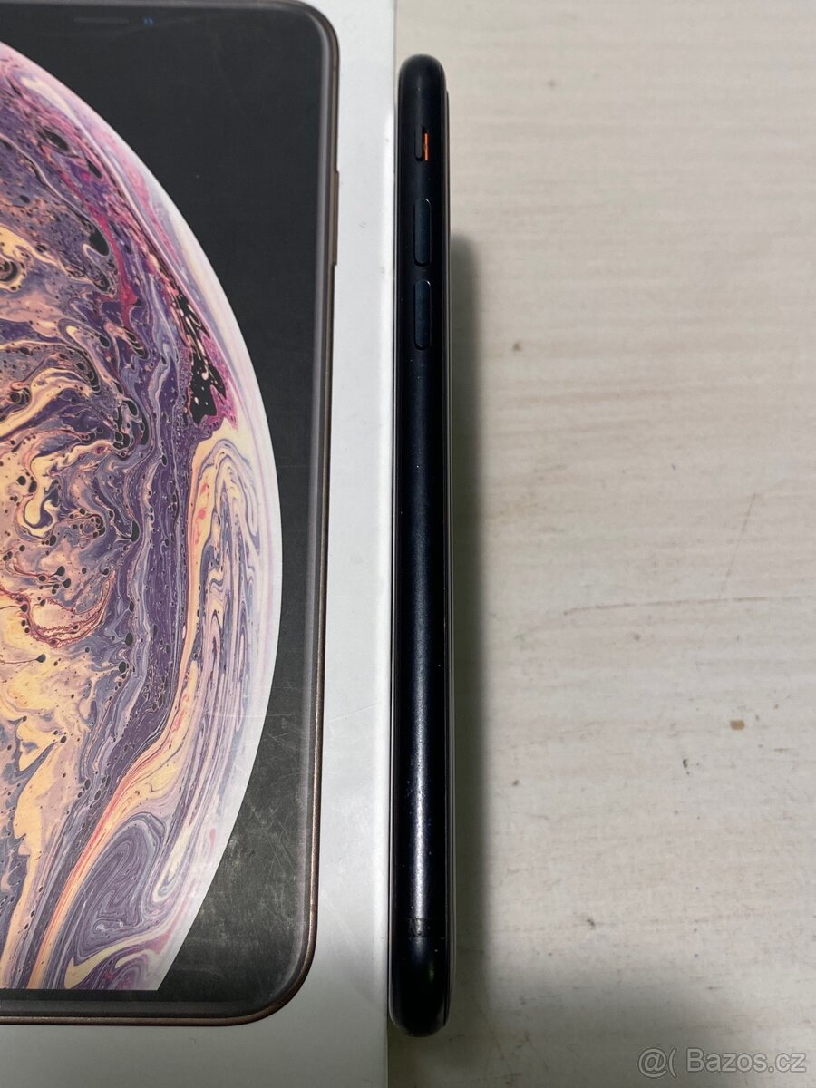 Apple iPhone SE (2020) 2.gen.- baterie 89% - 5