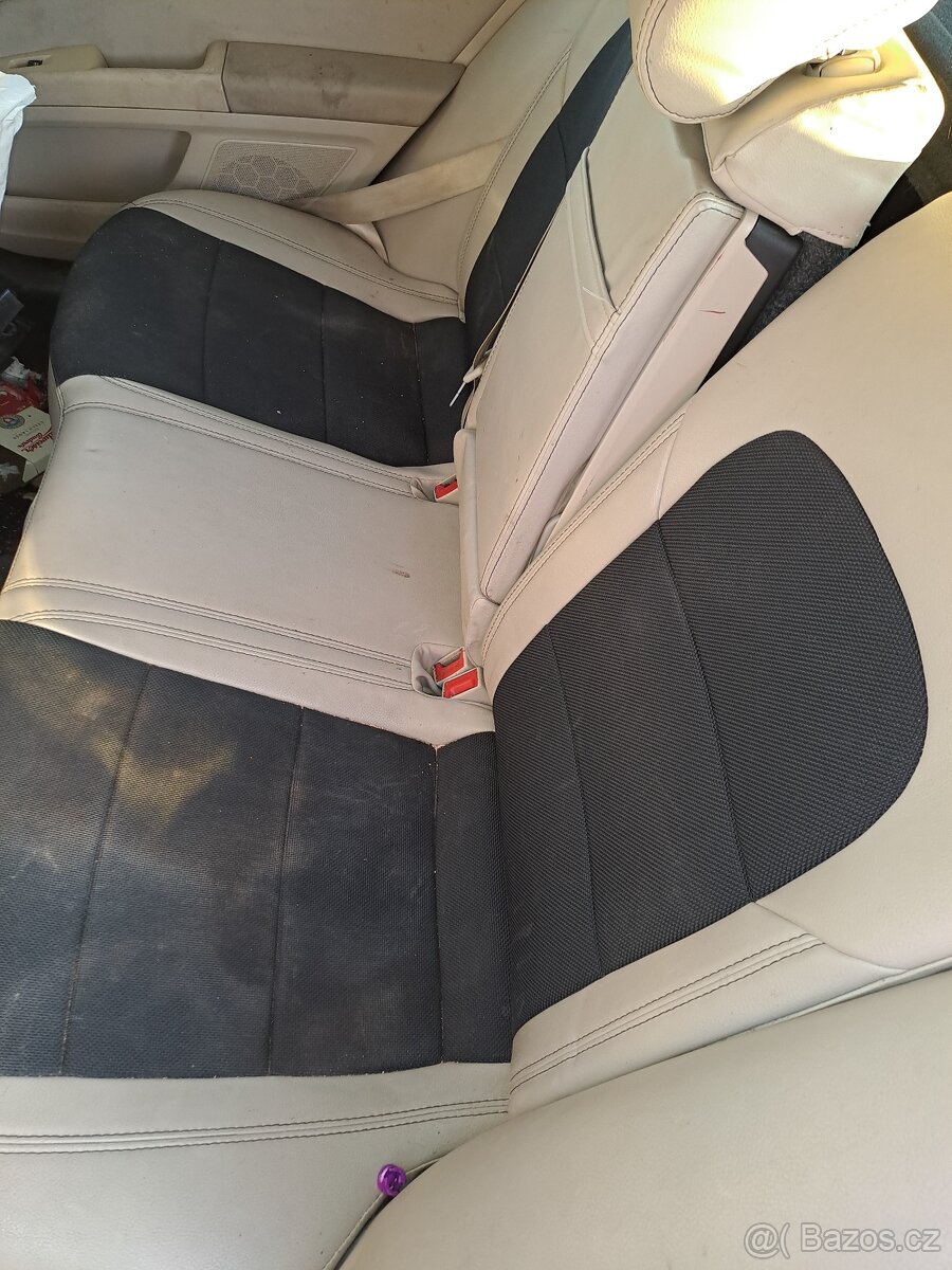 Škoda superb 2 světlé sedačky v elektrice tapce stropnice - 5