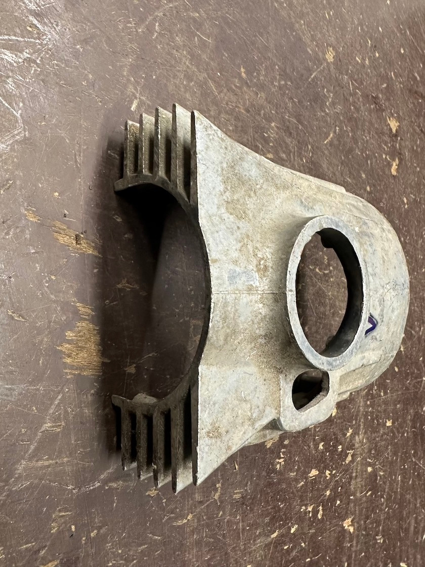 Predám kryt karburátoru JAWA ČZ 125 175 250 - 5