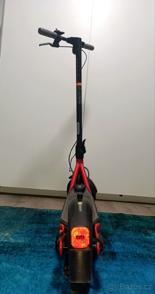 Elektrokoloběžka nineboot d18e - 5