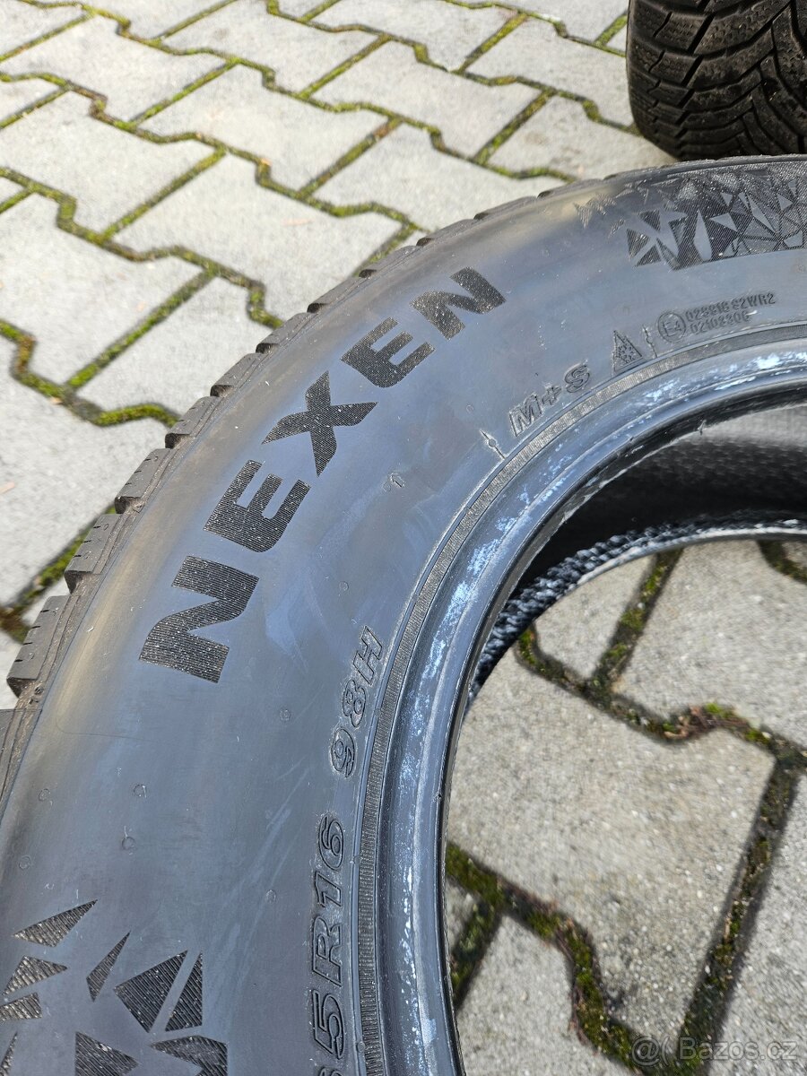 Zimní Nexen 215/65/16 - 90% - 5
