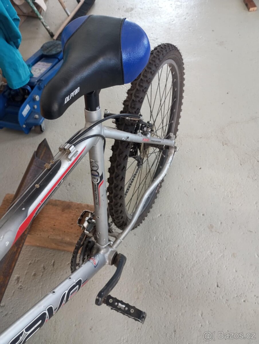 Prodám dvě středně velká kola - 5