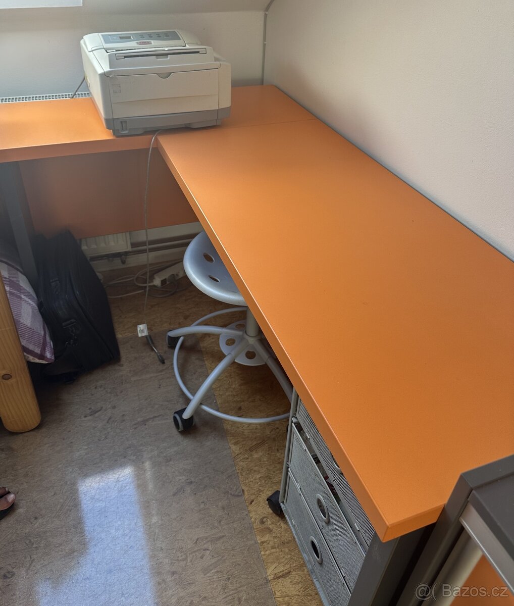 Prodáme kompletní vybavení kanceláře – špičková kvalita - 5