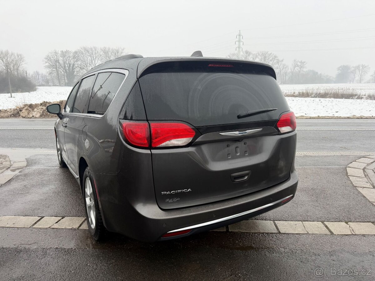 Chrysler Pacifica 3,6 Pentastar Touring 8 míst 2017 DPH - 5