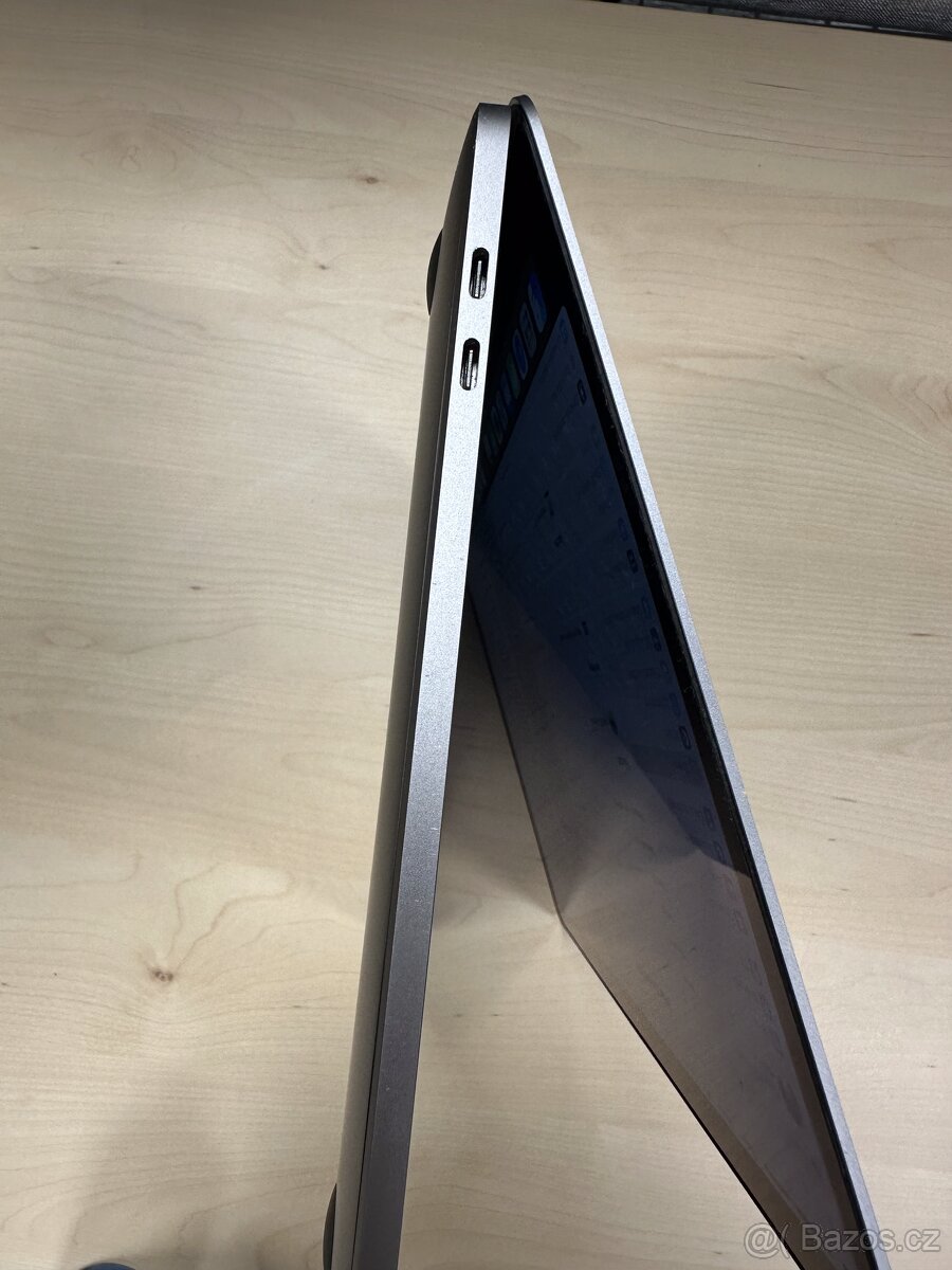MacBook Pro 13" 2020/ Intel I5/ 8GB/ 256GB SSD - 5