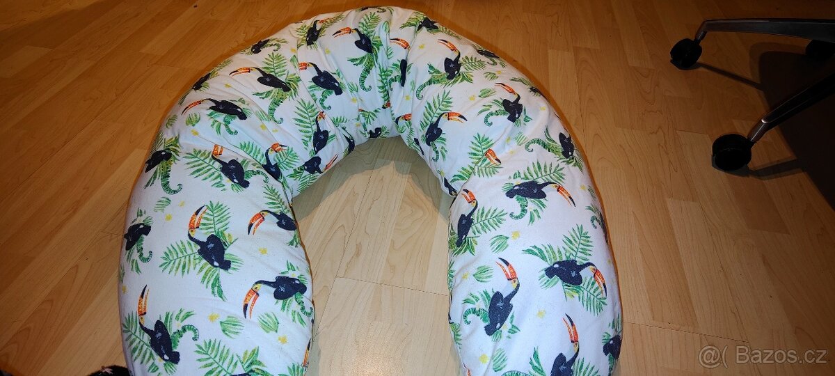 Kojici polstarek skvela vec kdyz dochazi sily pri kojeni - 5