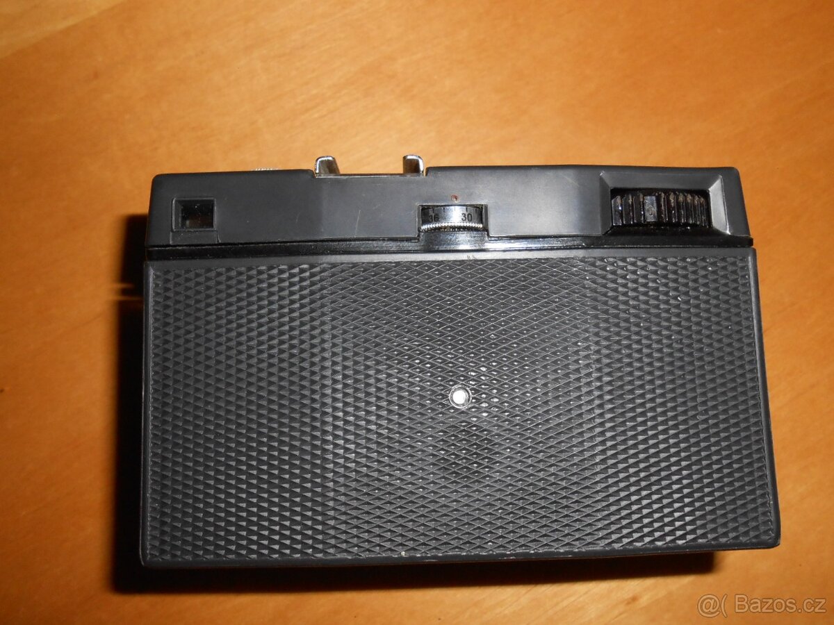 Starý sovětský fotoaparát SMENA 8M s pouzdrem - je jako nový - 5