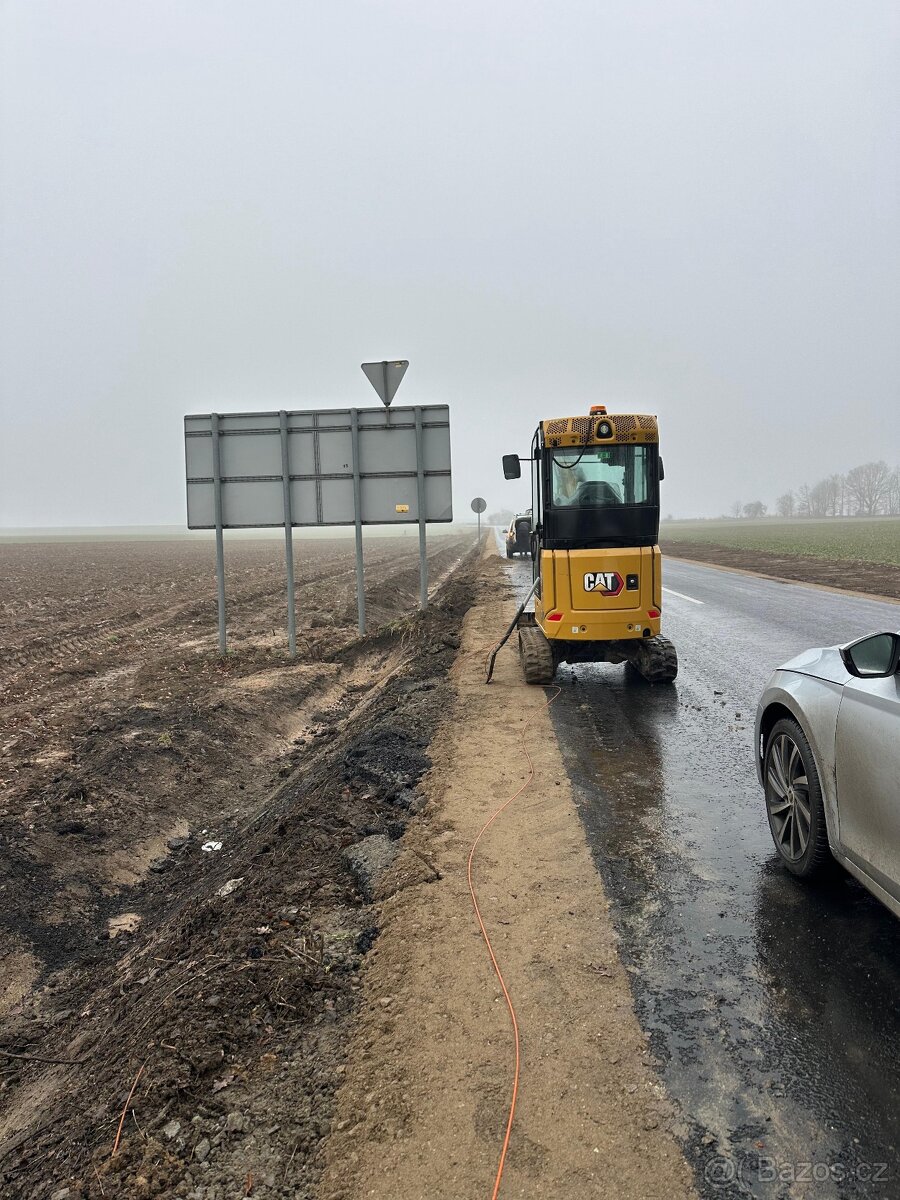 Minibagr Caterpillar 301.6 - 5