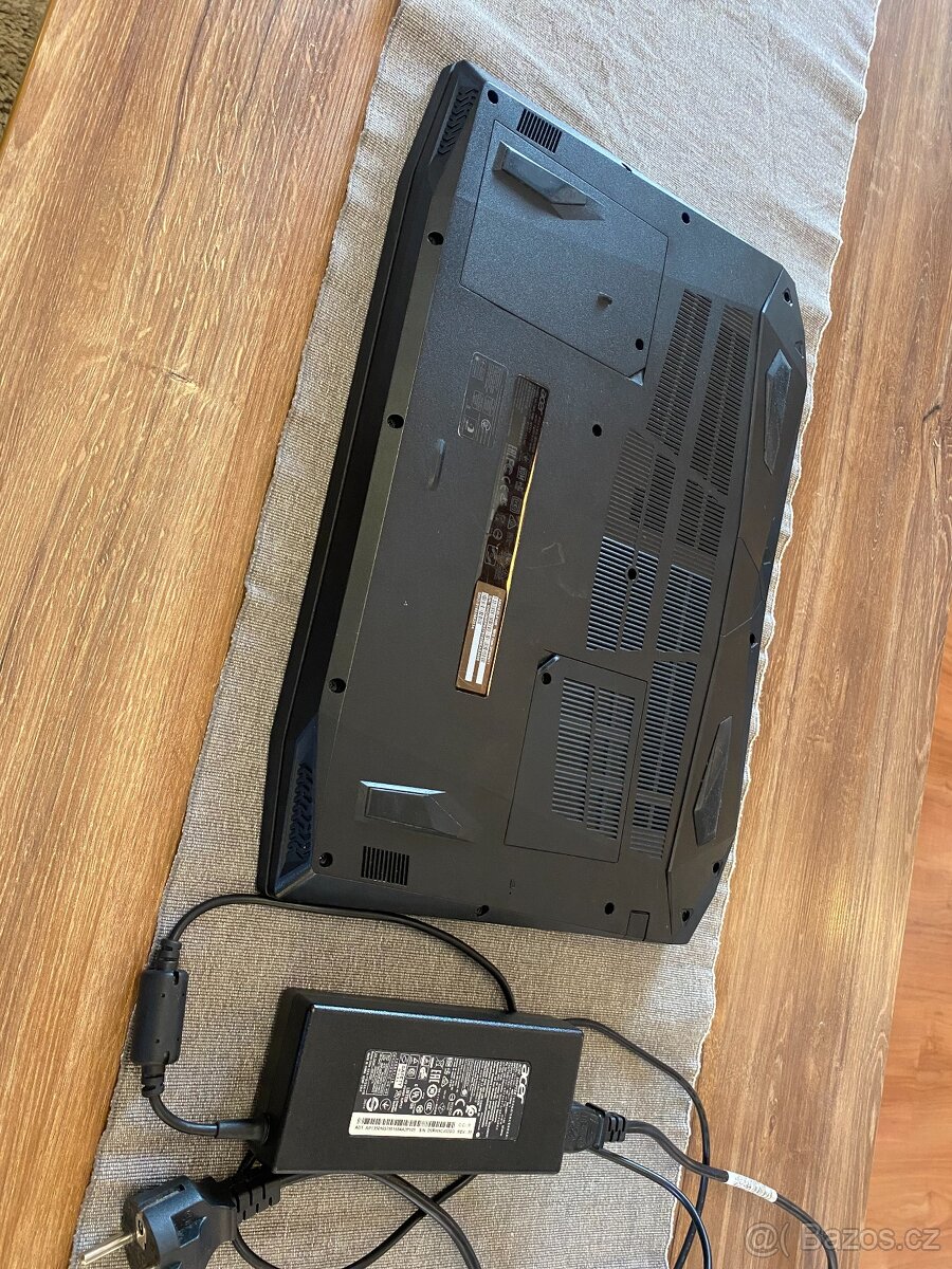 Acer Nitro AN515-52 - 5