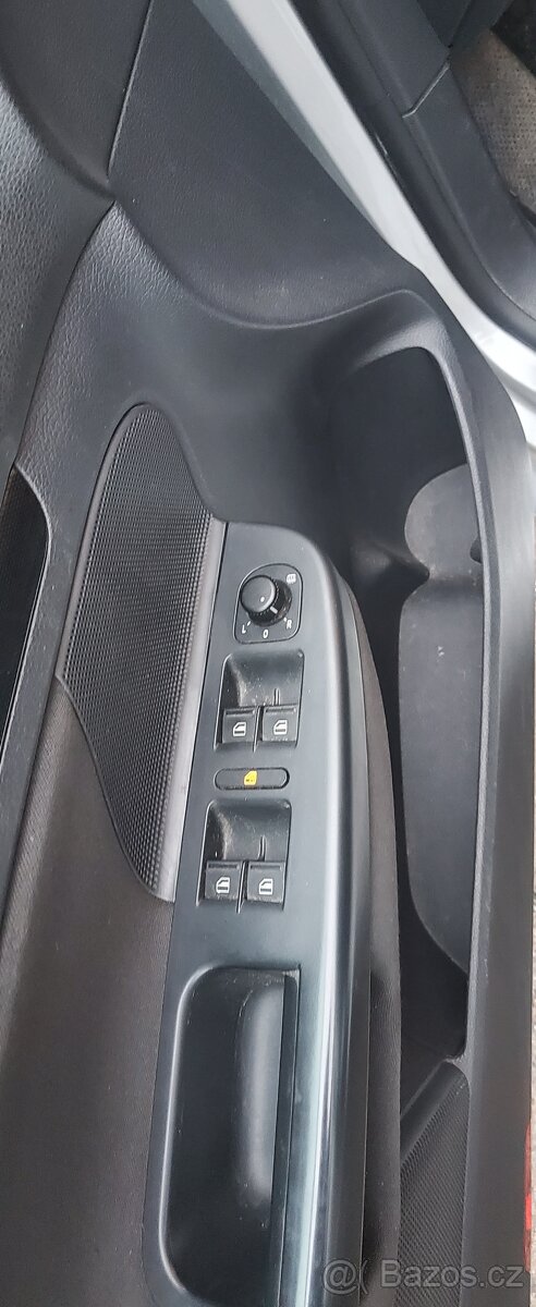 Prodám VW Golf variant 1.6 Tdi 77 Kw - 5