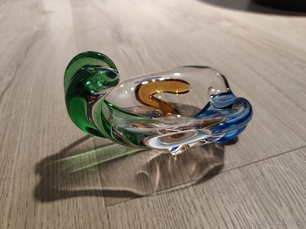 Barevné hutní sklo – mísy a váza, pěkný stav - 5