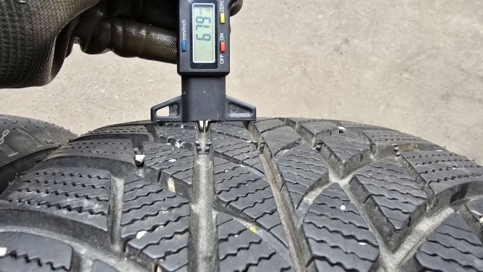 Zimní pneu 215/55/17 Bridgestone - 5