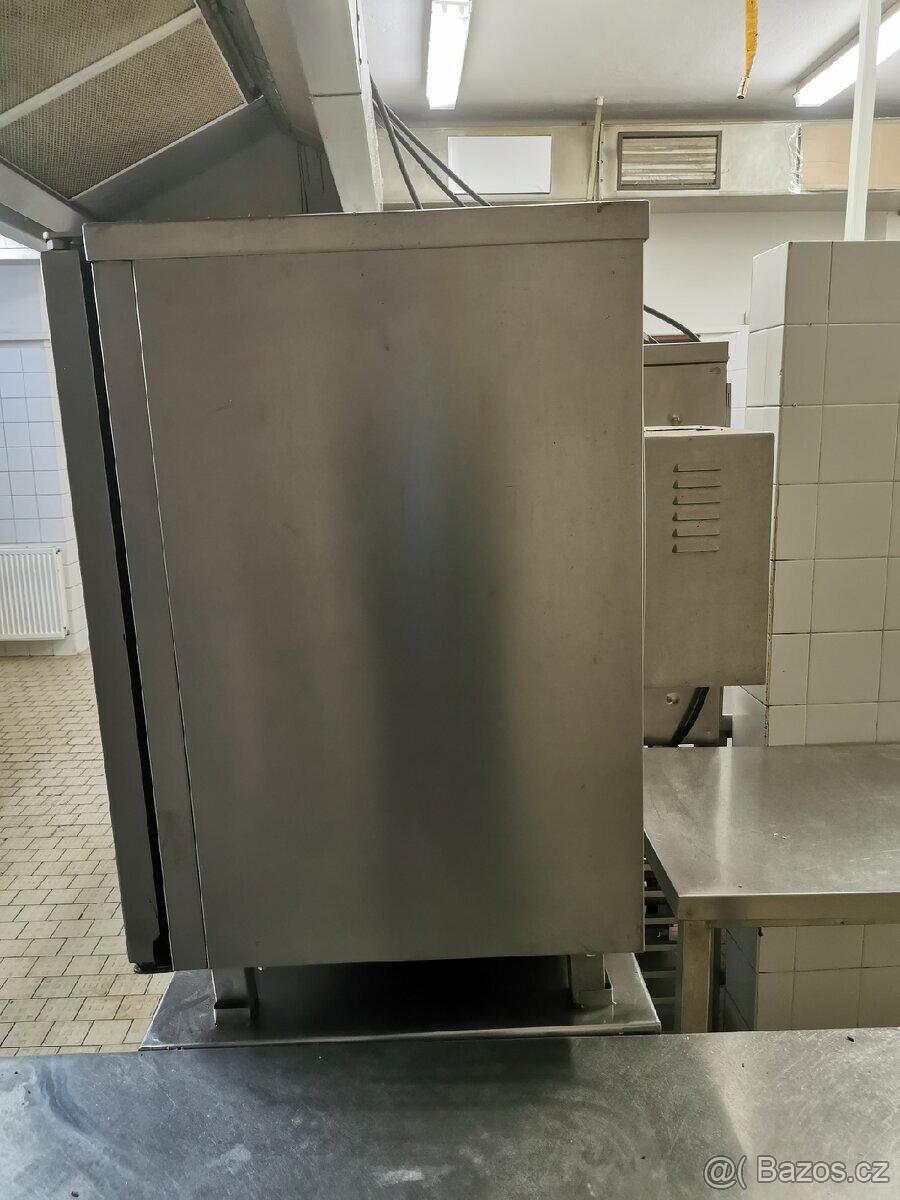 Konvektomat s podstavcem na 10 gastronádob - 5