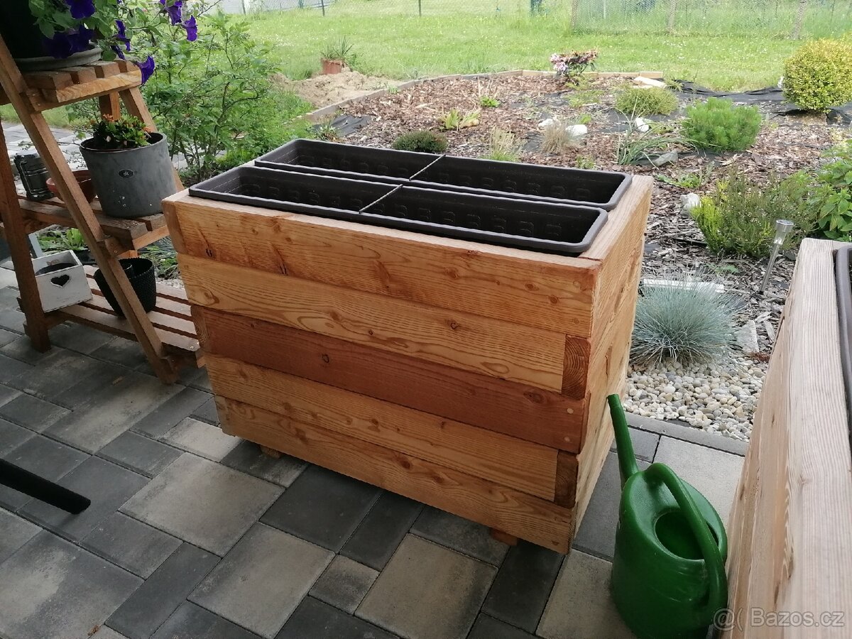 10%-SLEVA Modřínový masivní vyvýšený záhon-květináč - 5