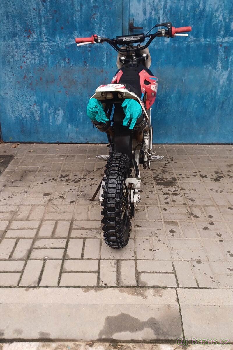 Pitbike ycf bigy factory 160ccm daytona velká kola 17/14