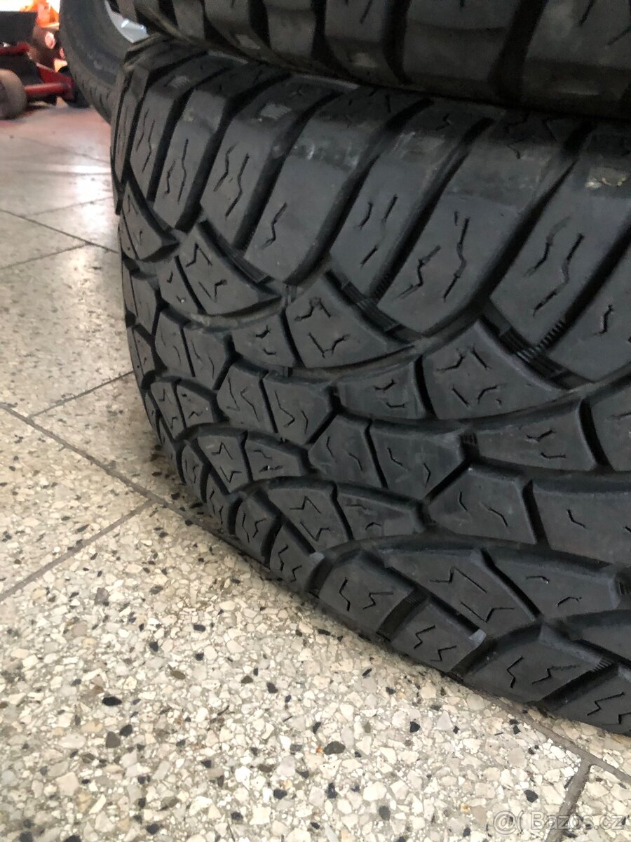 275/60/20 prodám sadu terénních pneu