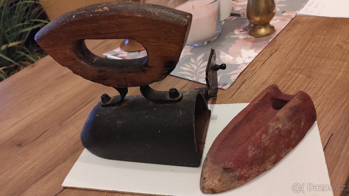 Starožitná žehlička - 5