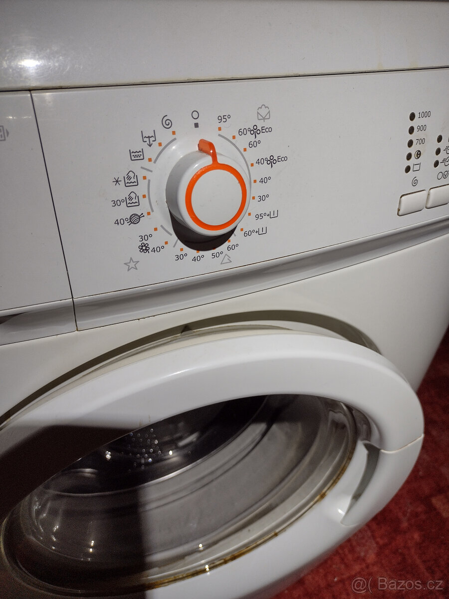 Pračka ELEKTROLUX plnění předem na 5kg - 5