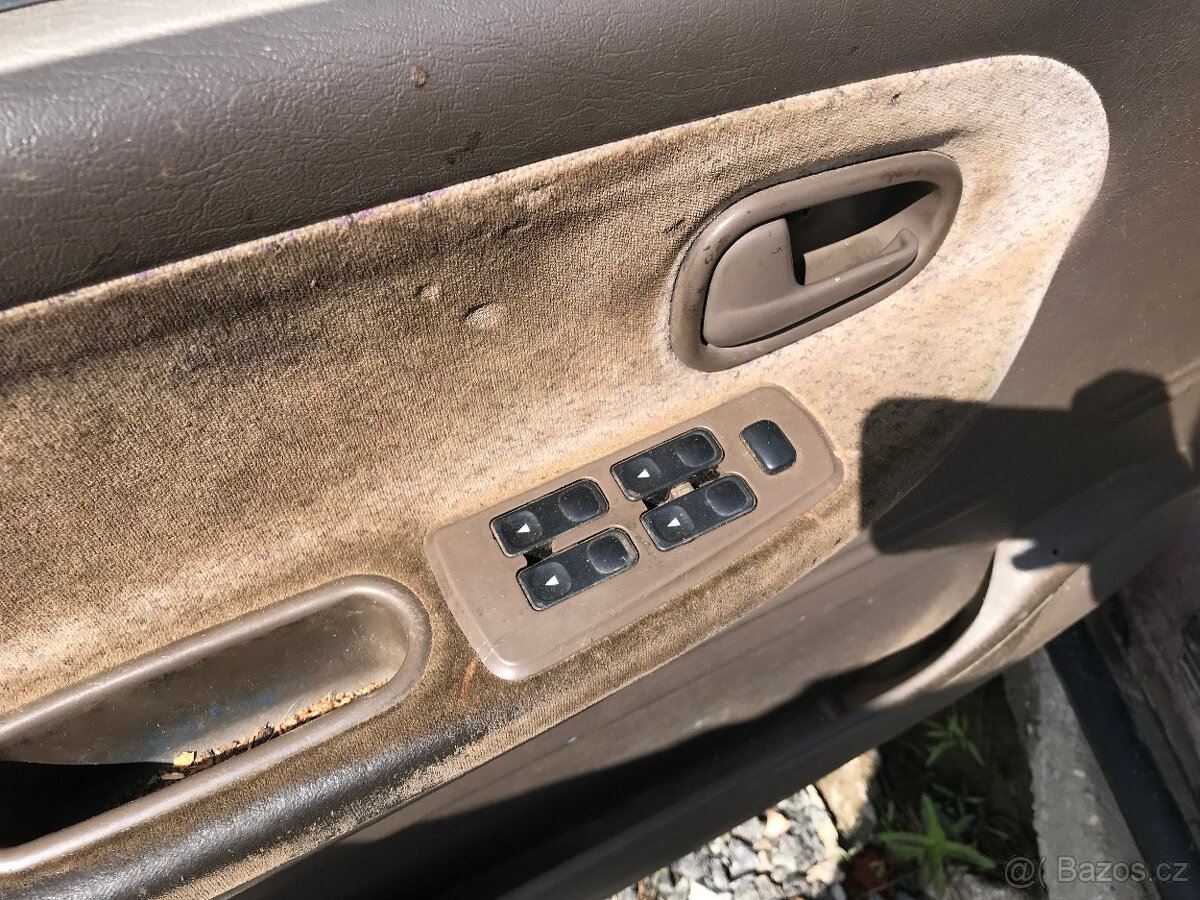 Kia Sportage 2,0i 94kW kod JA55, 1998 - díly - 5