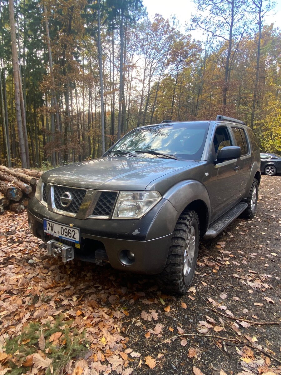 Nissan pathfinder 4x4 redukce Offroad 7míst rychlost=sleva