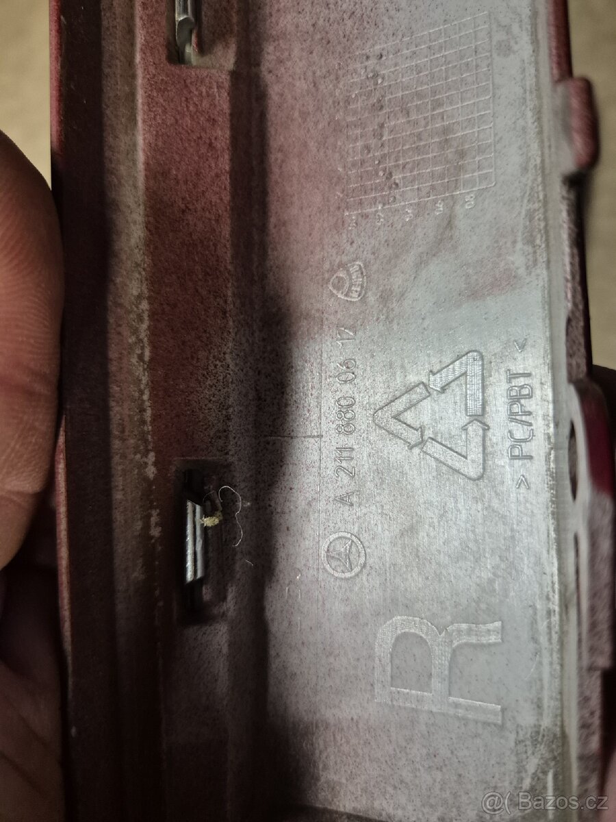 Mercedes E W211 rohové lišty předního nárazníku - 5