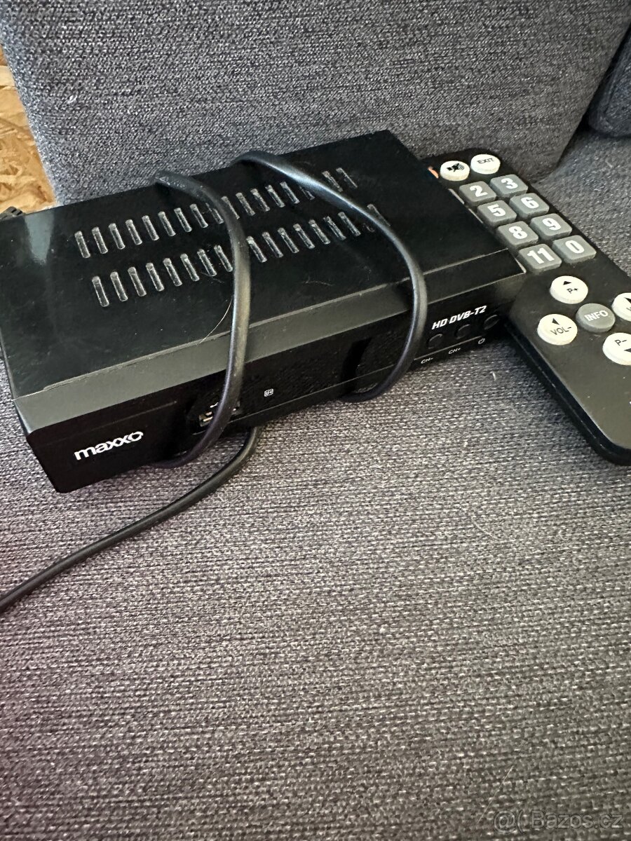 Samsung TV + set-top box - 5