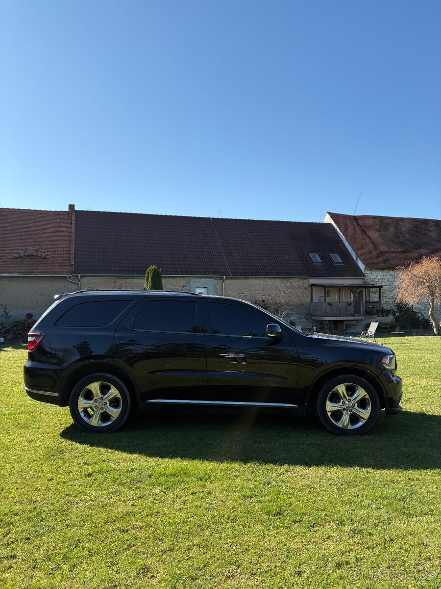 Dodge Durango 2015 3.6 V6 7 míst kosmické vady