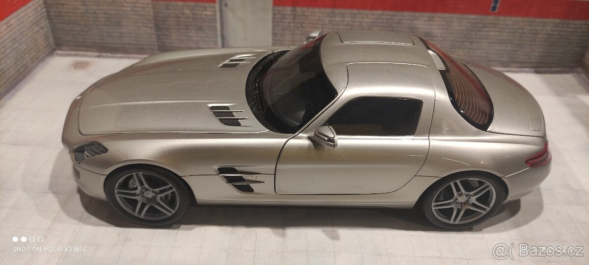 Mercedes Benz SLS amg 1:18 minichampsp - 5