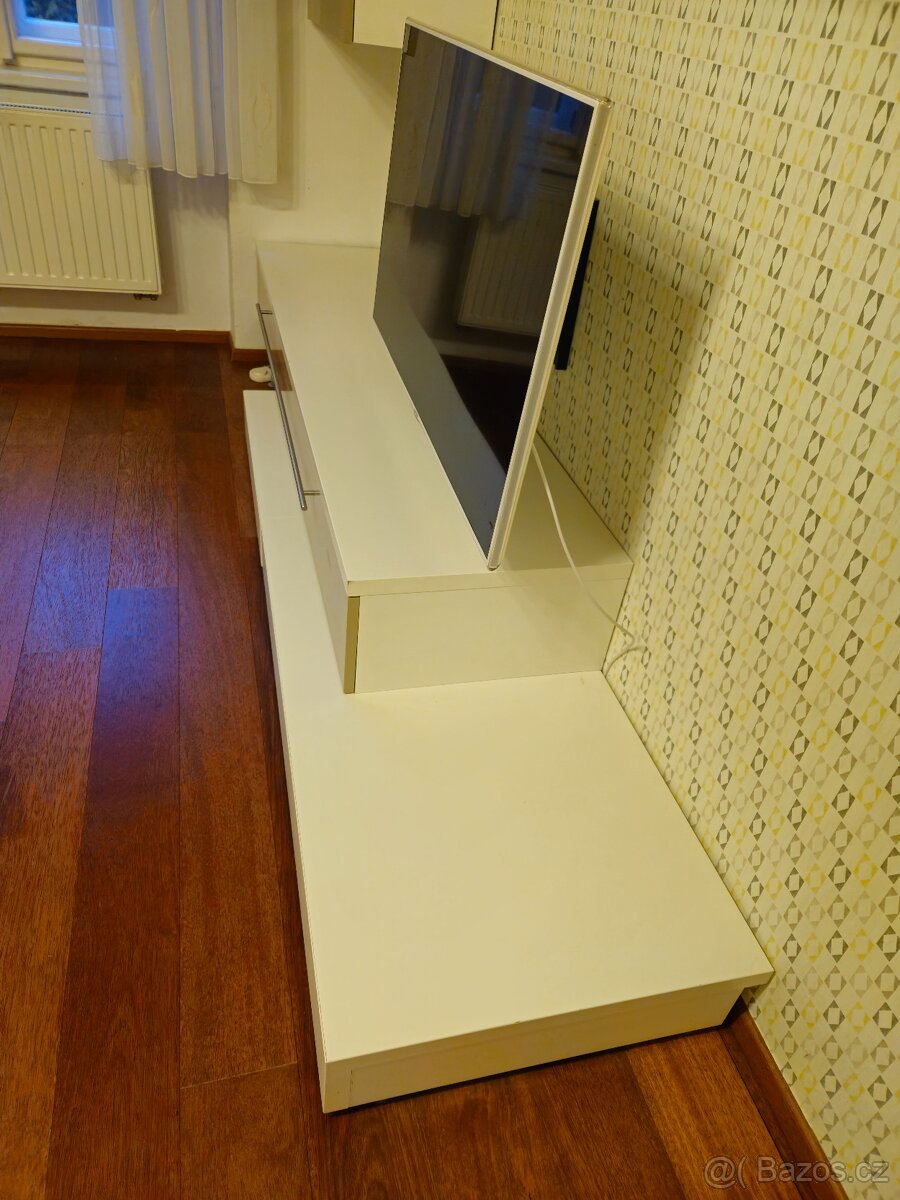 Obyvaci stena + komoda - 5