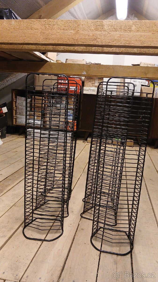 držák/stojan na CD - 5