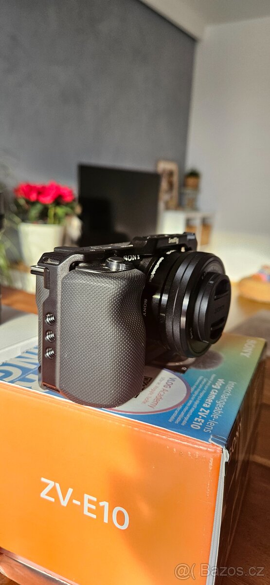 Sony Zv-E10 + Sigma 18-50 f2.8 + Sony 16-50 (Smallrig atd) - 5