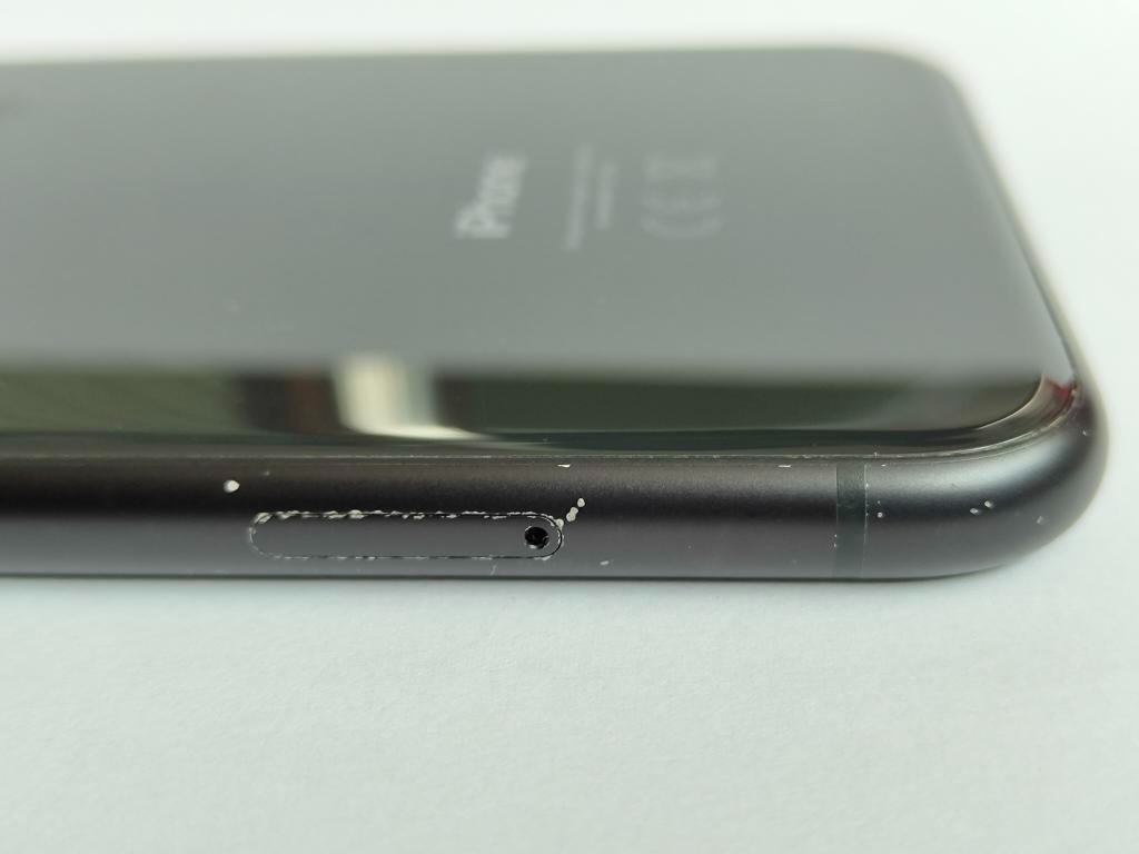 iPhone XR 64Gb black. Prodám zachovalý používaný iPhone XR v - 5