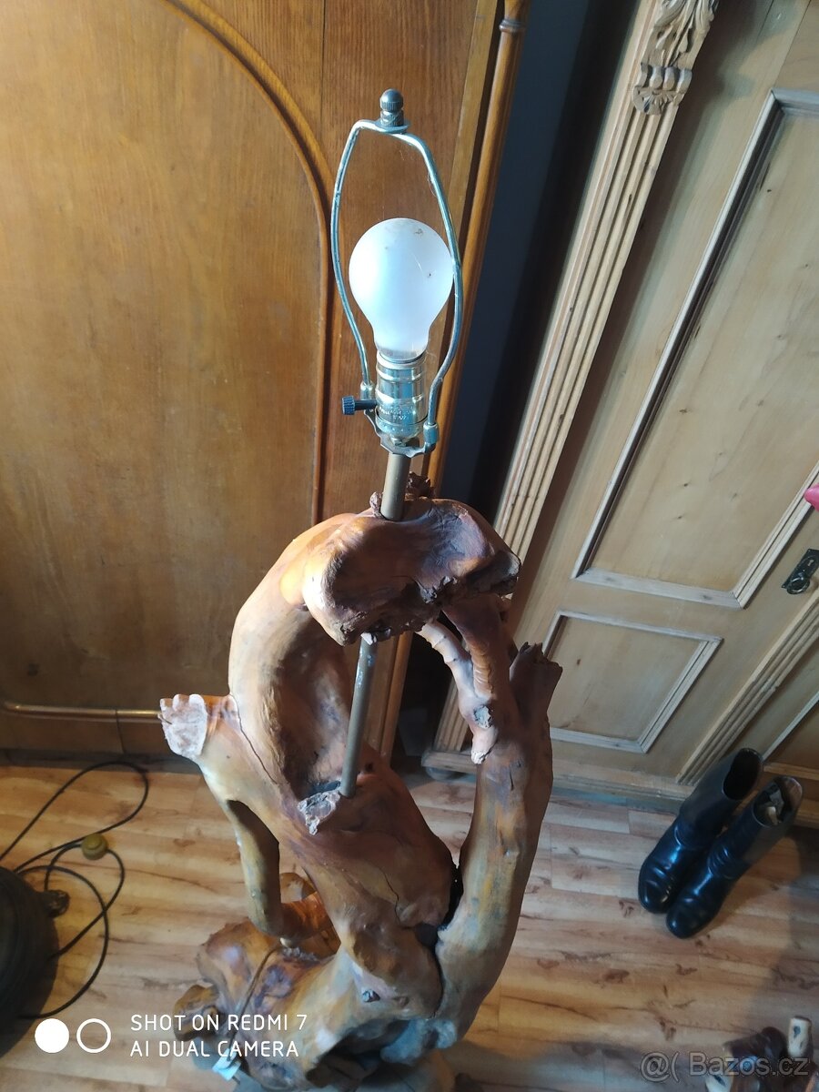 epoxidový nábytek s minerály, toaletní stolek, stojací lampa - 5