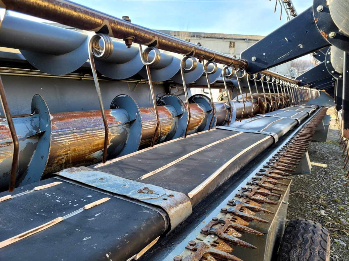 Kombajn Challenger 680B - 5