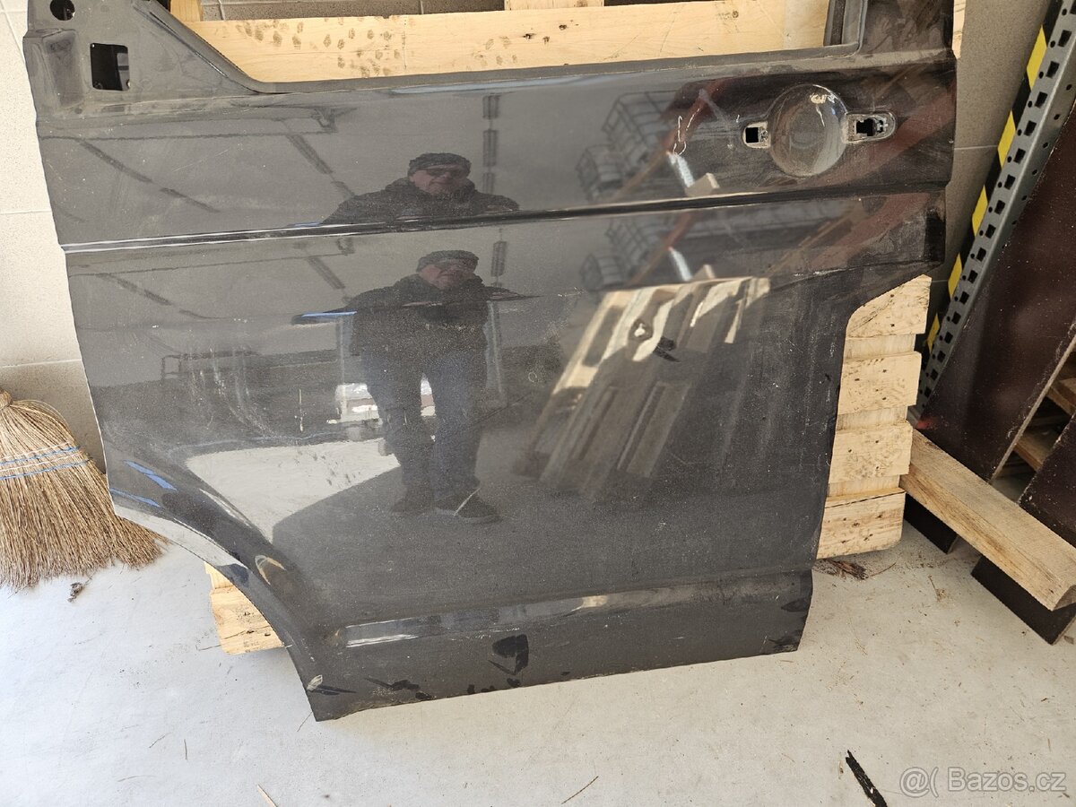 Prodám levé přední dveře T5 - 5