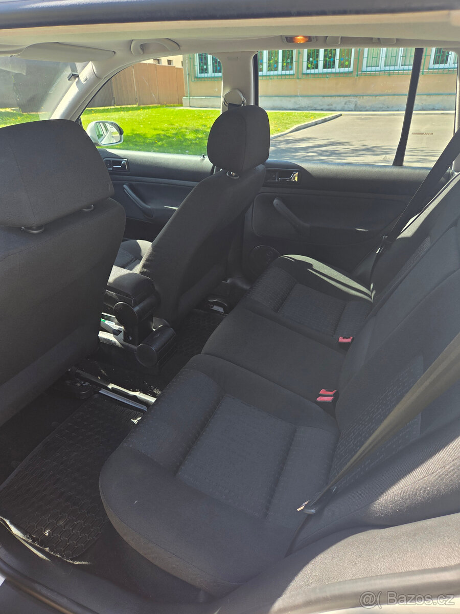 VW GOLF VARIANT - 5